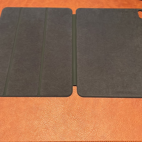 Brand new apple iPad Air 10.9 Black case - Picture 2 of 3